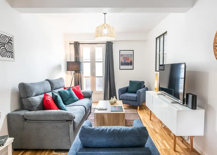 Cosy Apartment - 6 Guests - Buttes Chaumont Parc